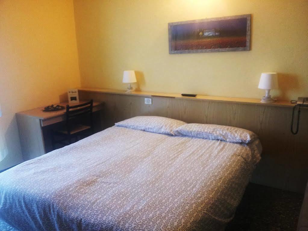Hotel San Pietro קיאברי מראה חיצוני תמונה